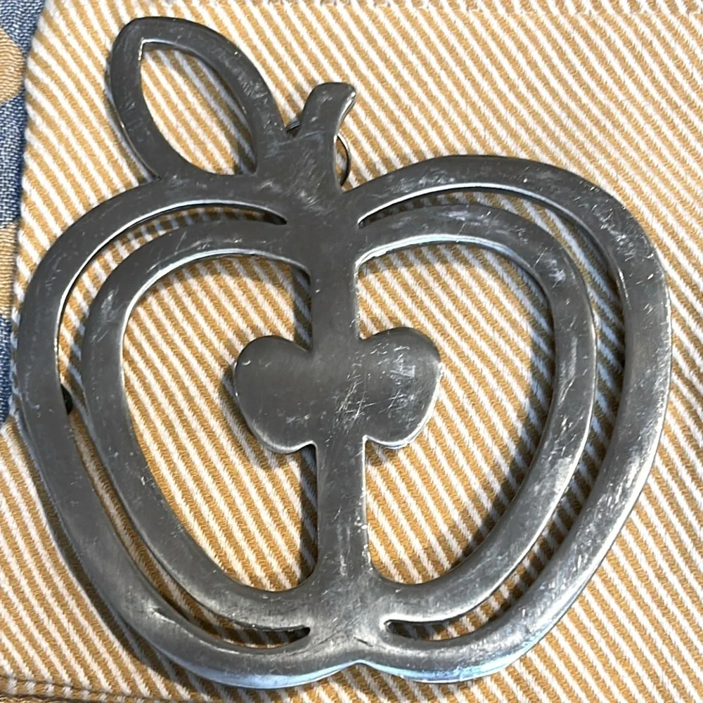 Vintage mug functional trivets