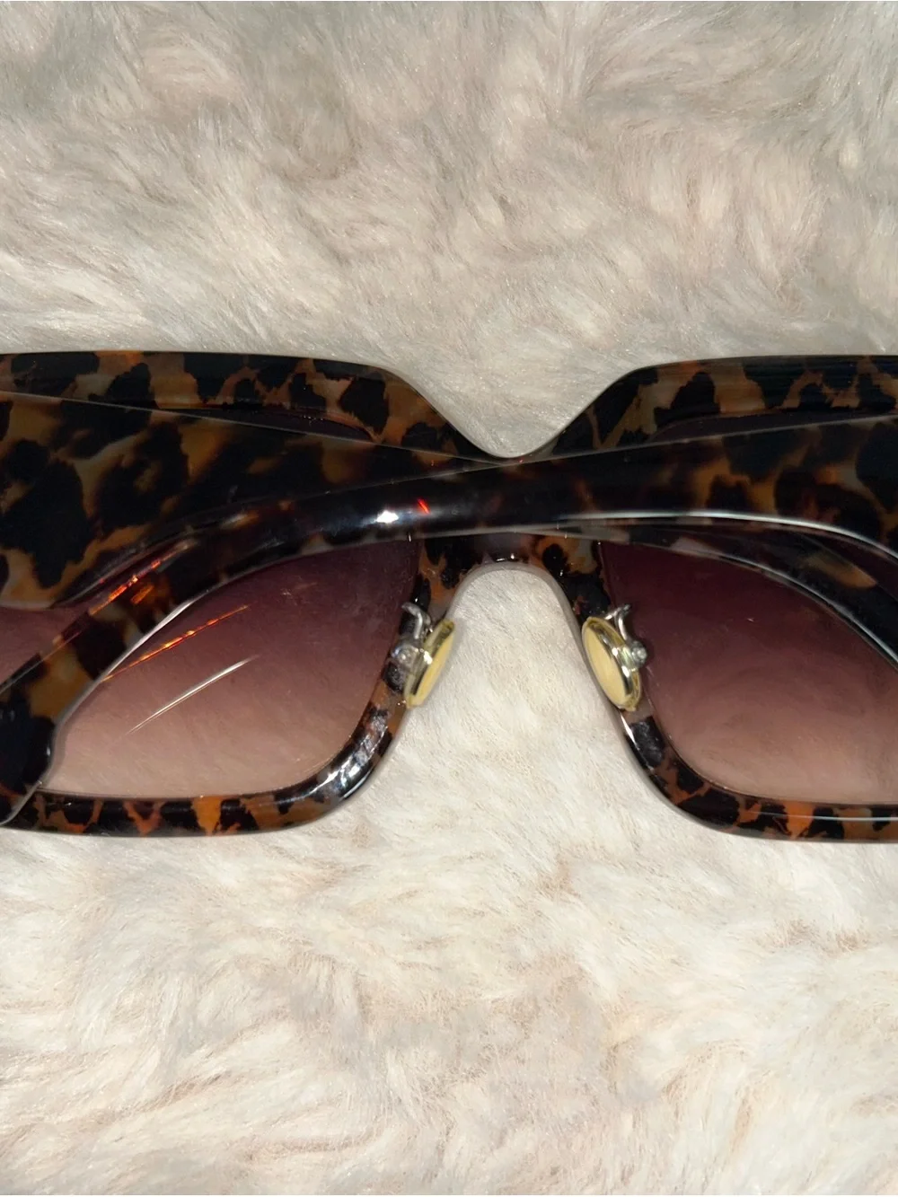 N/A stylish tortoiseshell