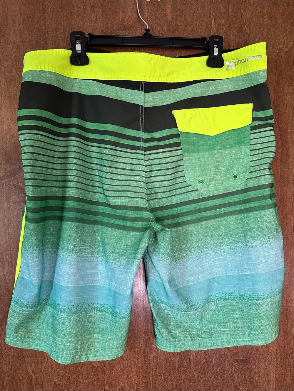 Hurley men swim