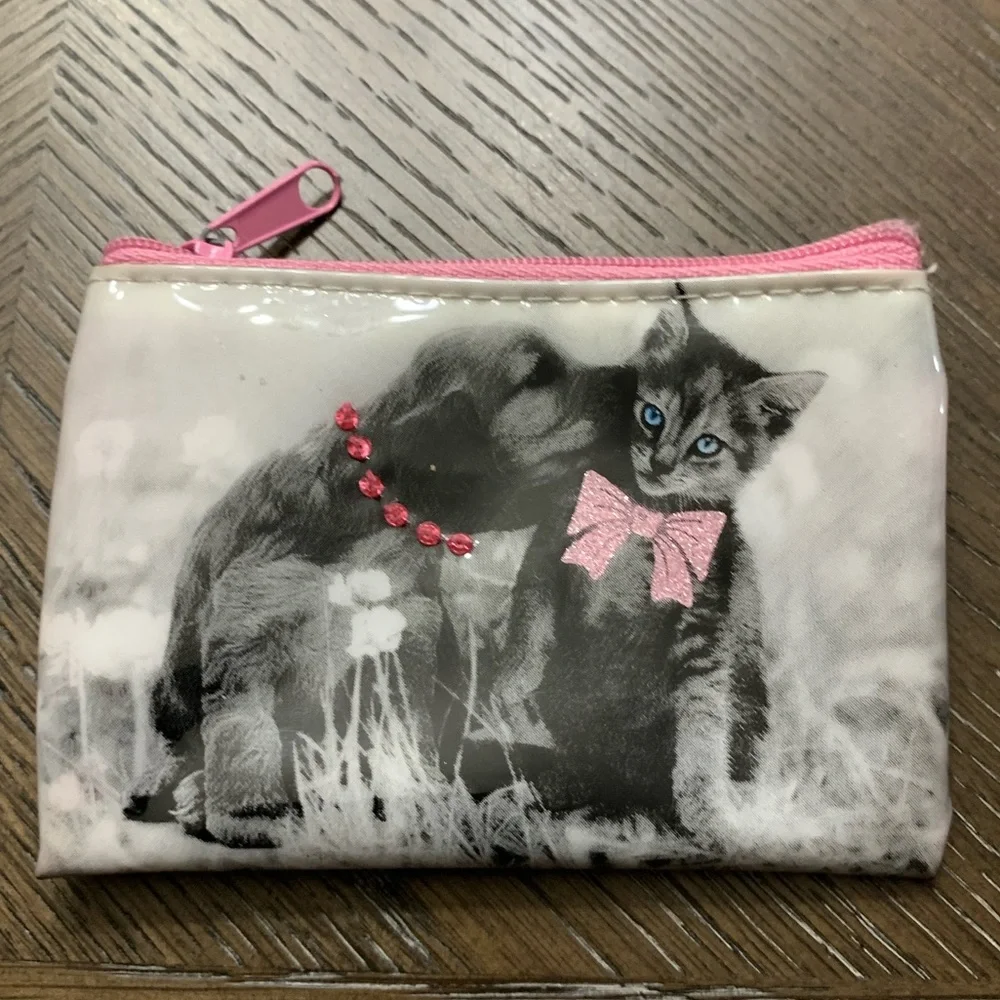 Puppy love, adorable change purse