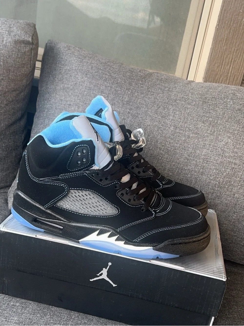 Air Jordan 5 Retro “Black UNC” Men’s Size 10.5 - Excellent Condition w/ Box