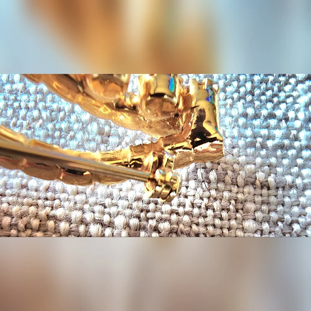 Vintage Gold and Light Purple Floral Gemstone Brooch