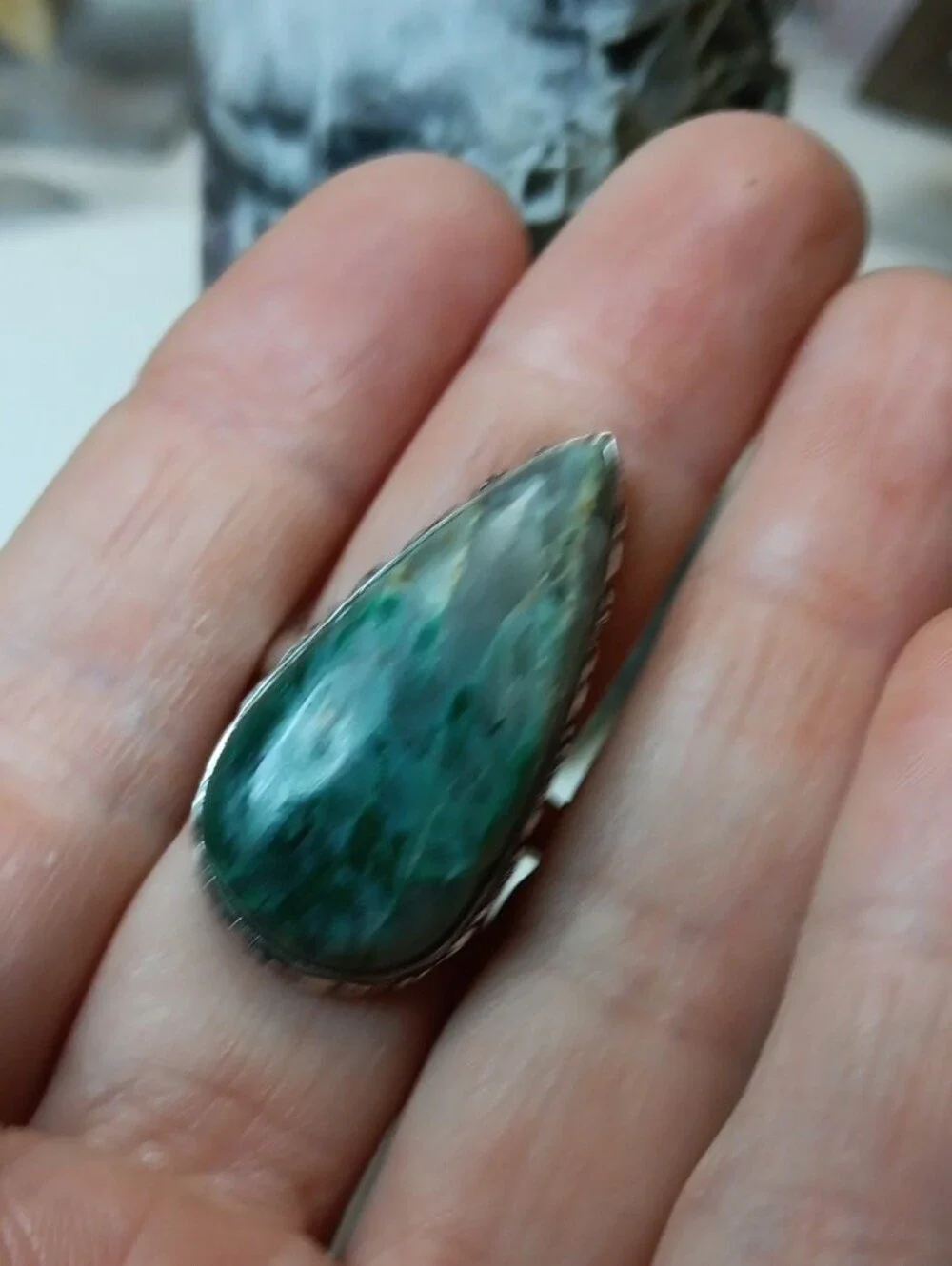 N/A elegant teardrop