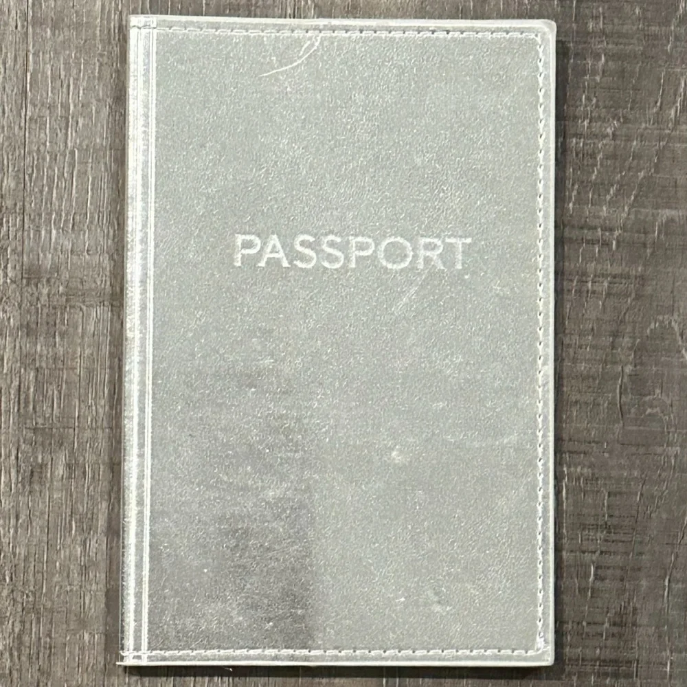 💞 Silver Passport Holder