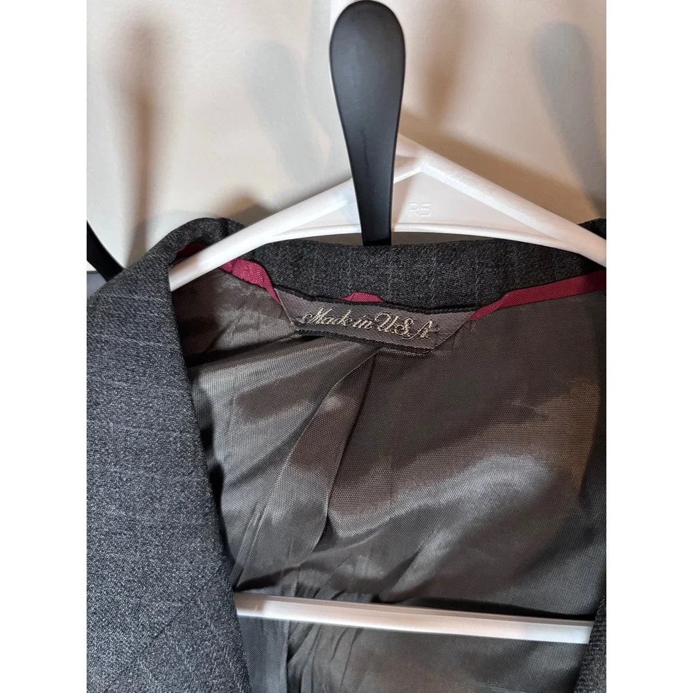 Vintage Levis Action Suits Business Class Gray Pinstripe Blazer Mens Sport Coat