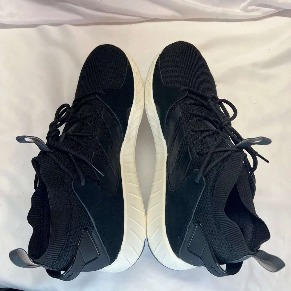 adidas questar strike