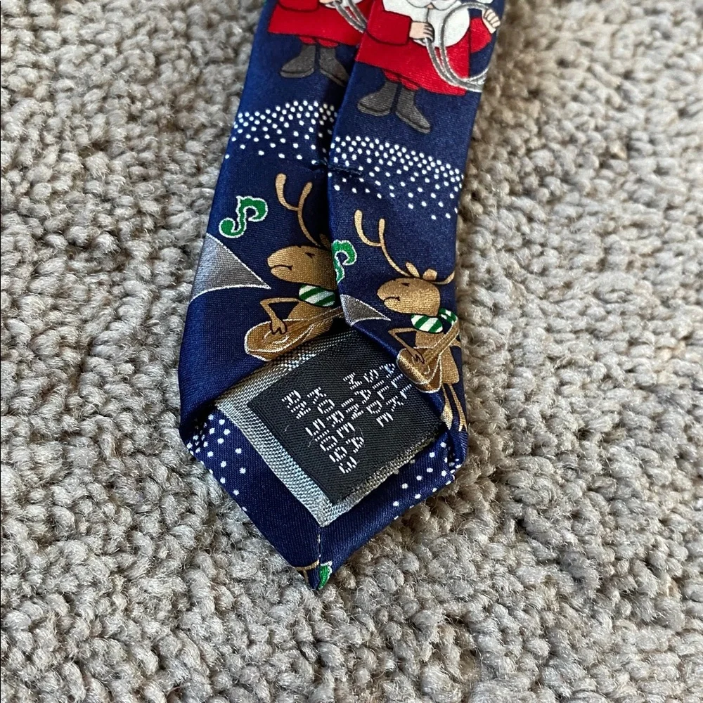 Hallmark like new
