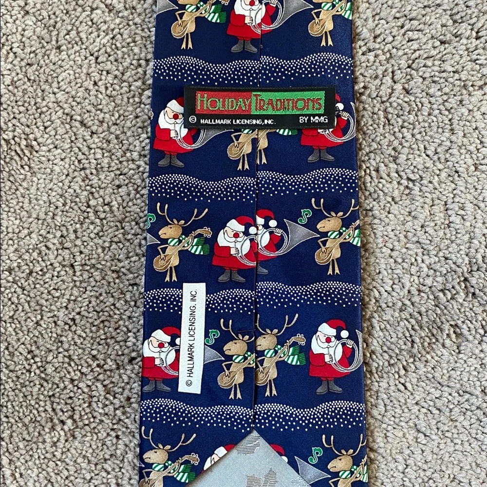Hallmark like new