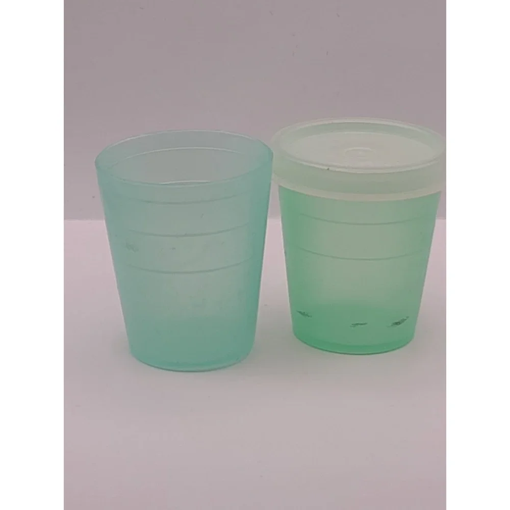Tupperware 2oz- 2 Mini Cups with 1 lid Vintage 70's Clean Good Cond Condiments