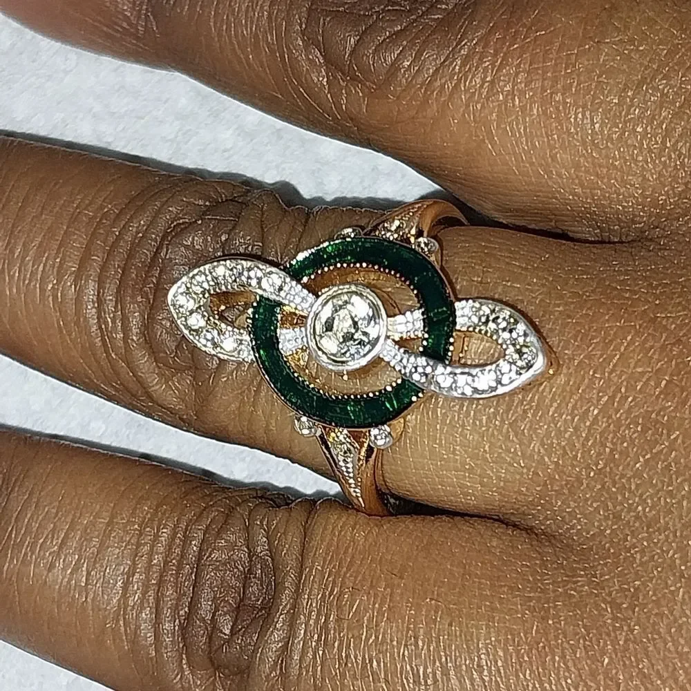 boutique vintage golden