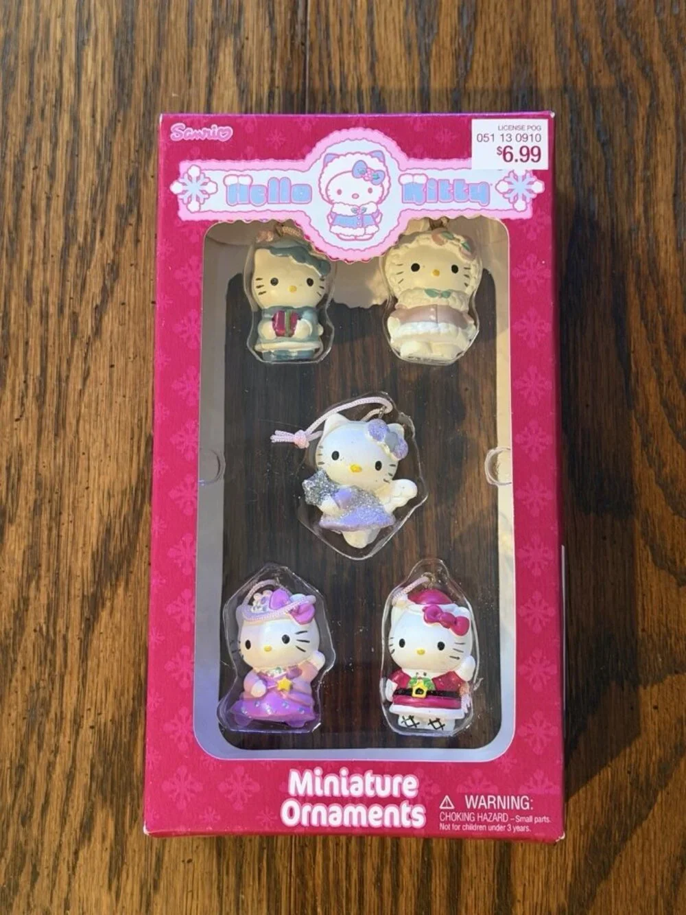 2007 Sanrio‎ HELLO KITTY Miniature Holiday Ornaments Set of 5