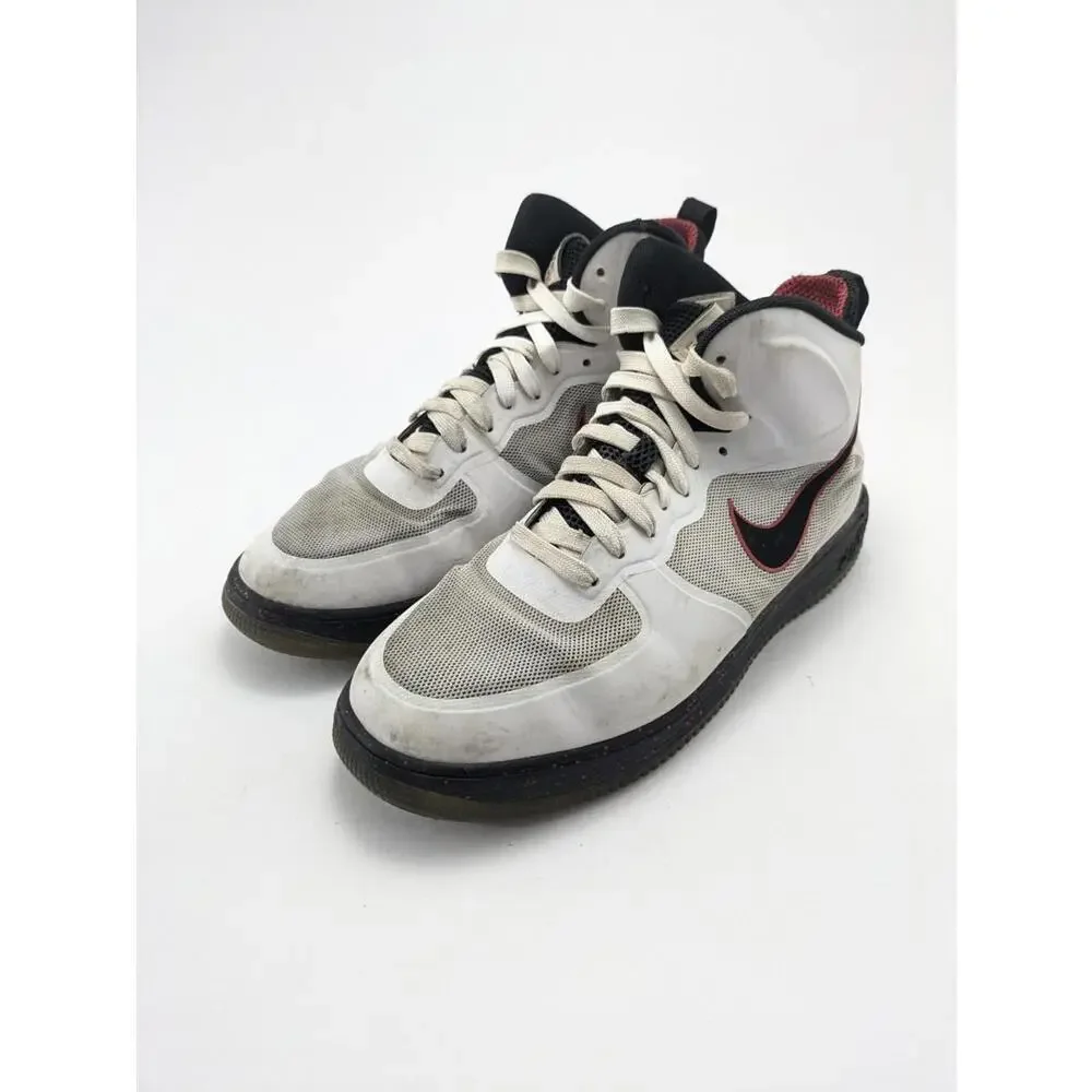 Nike dotted shoes