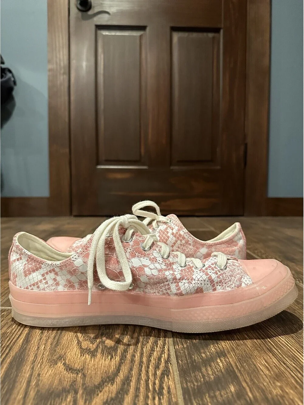Converse this used