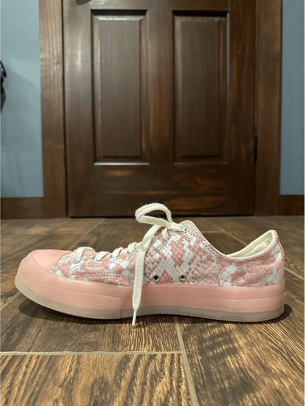 Converse this used