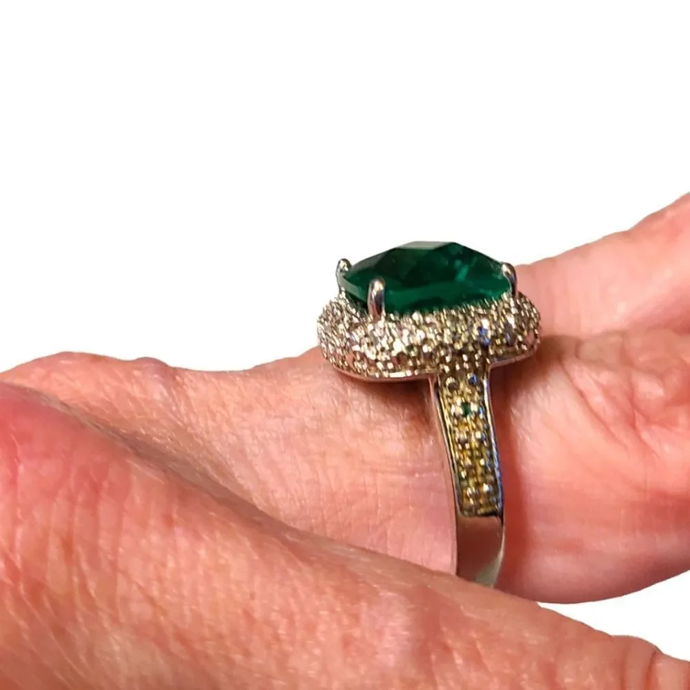 Vintage Ring‎ Large Multifaceted Green Stone Silver Setting sz 6