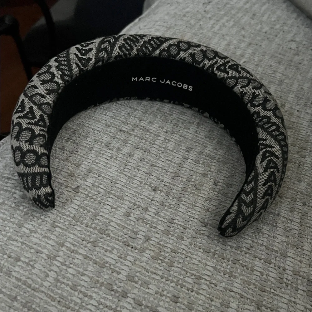 Marc Jacobs chic stylish