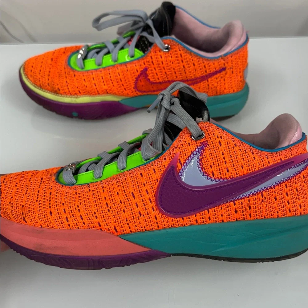 Nike Lebron shows guc comment