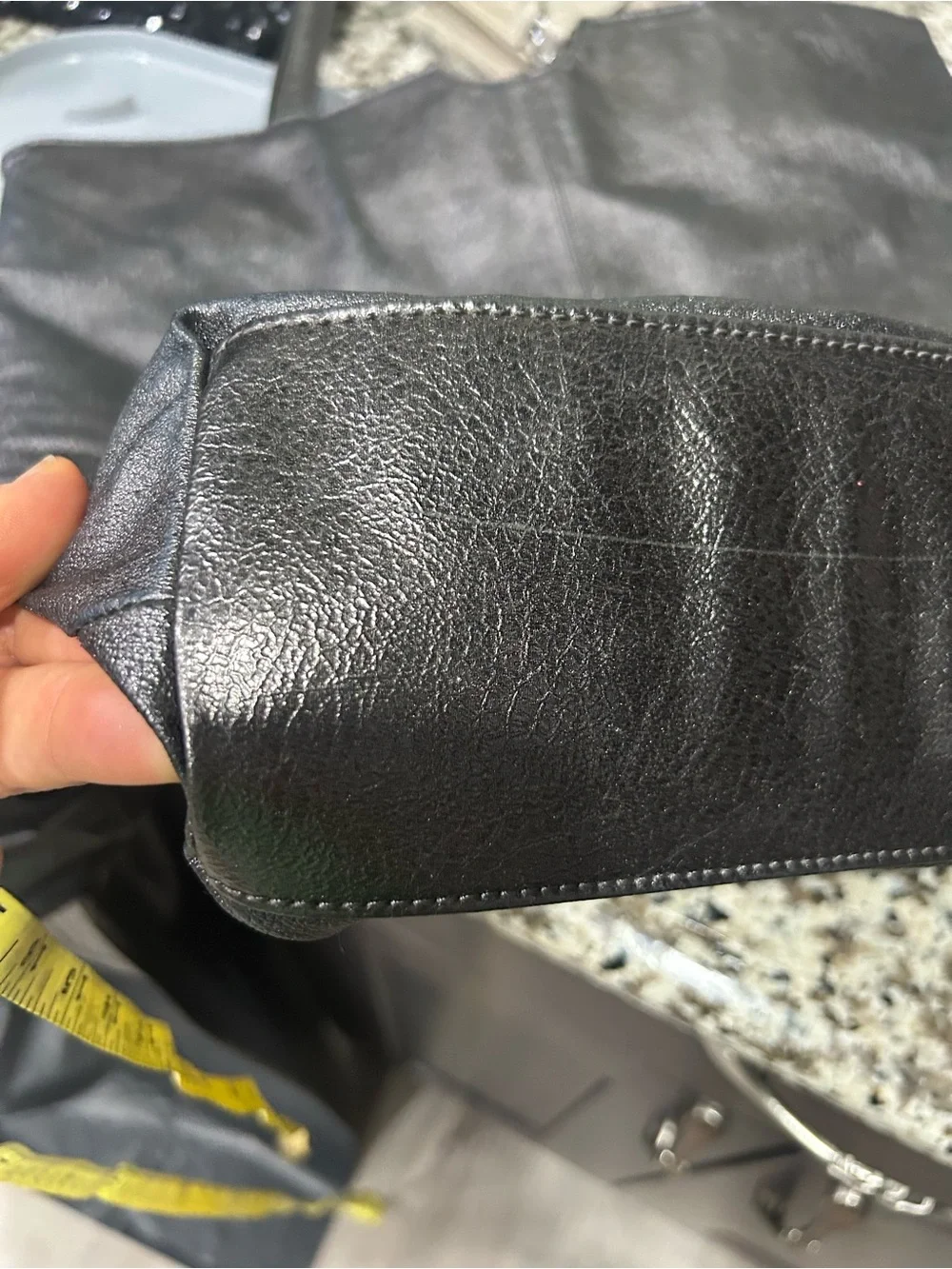 Wilsons Leather spacious metallic
