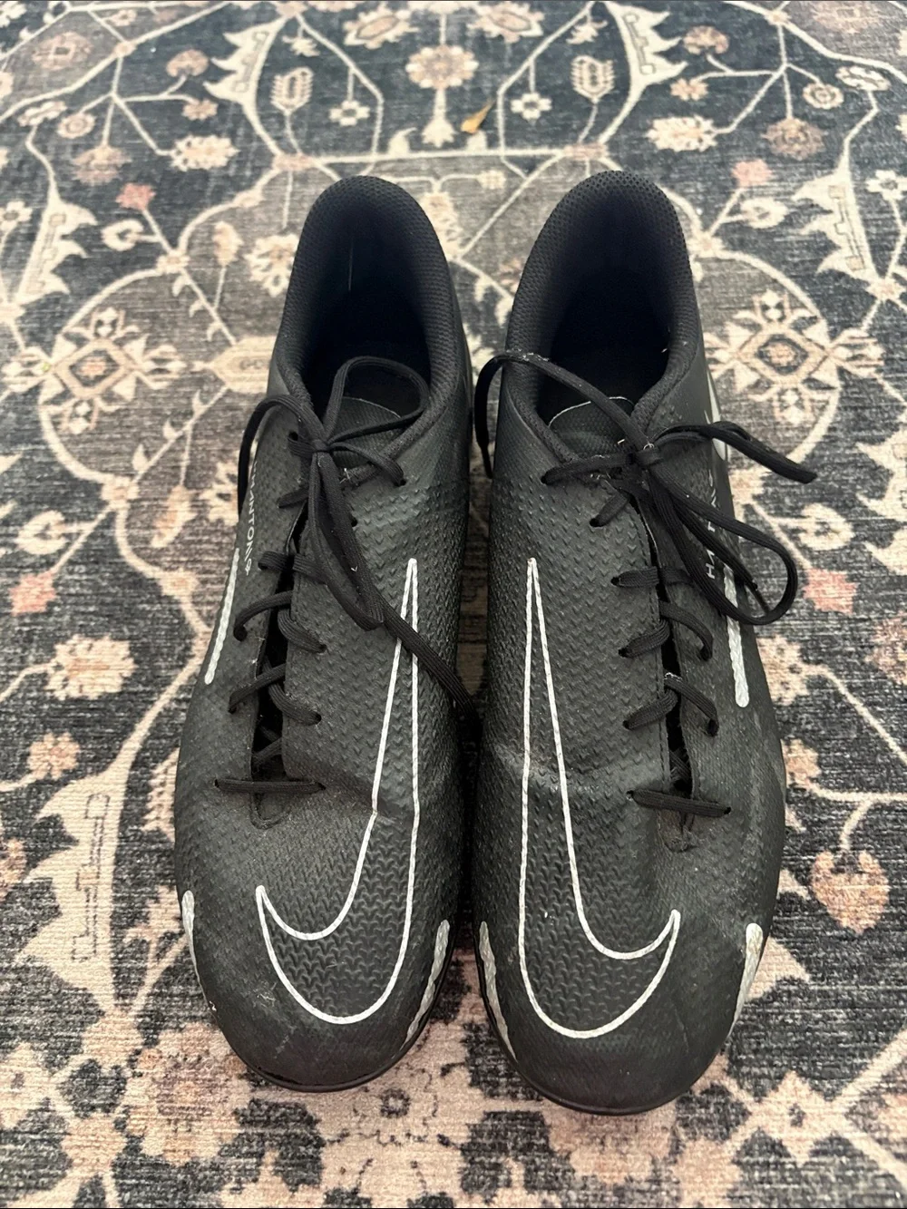 Nike Men’s Black Soccer Cleats Phantom GT Size 10.50