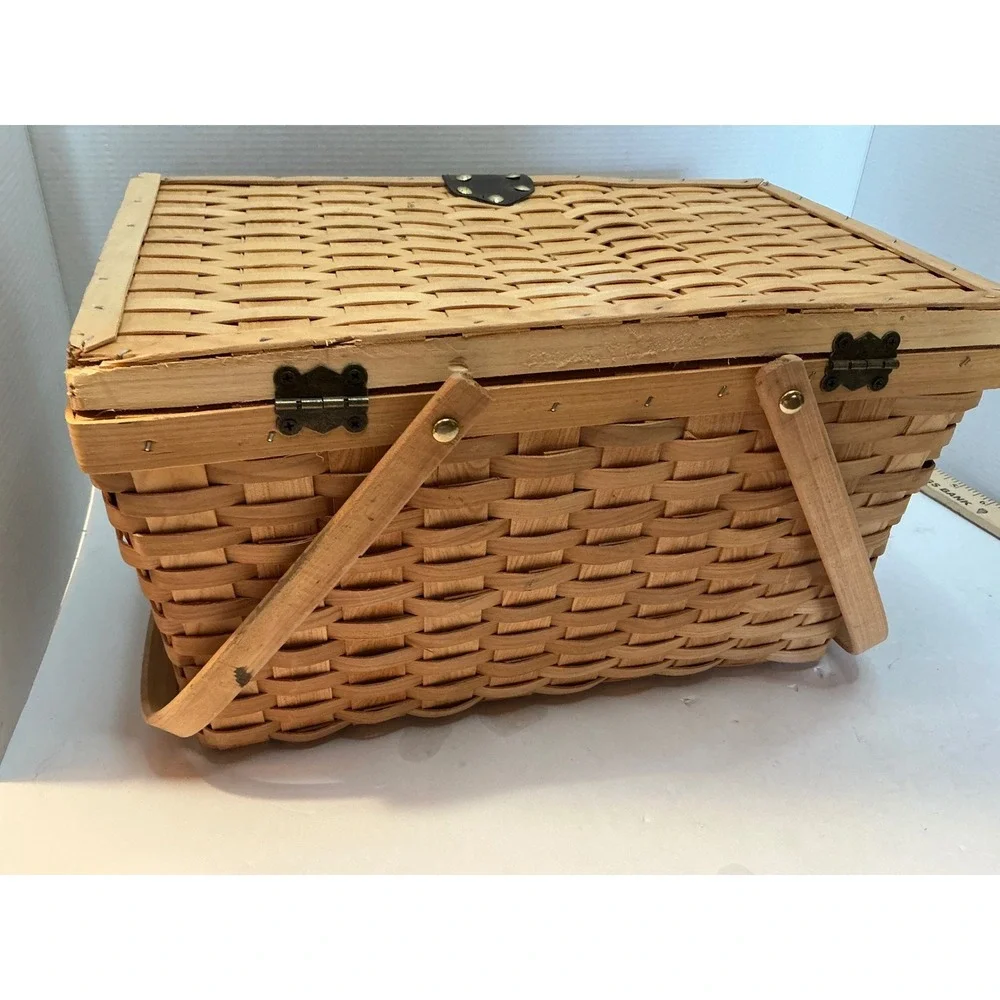 Vintage Picnic Basket Woven Wood Gingham Lining Turn Lock Large Tan