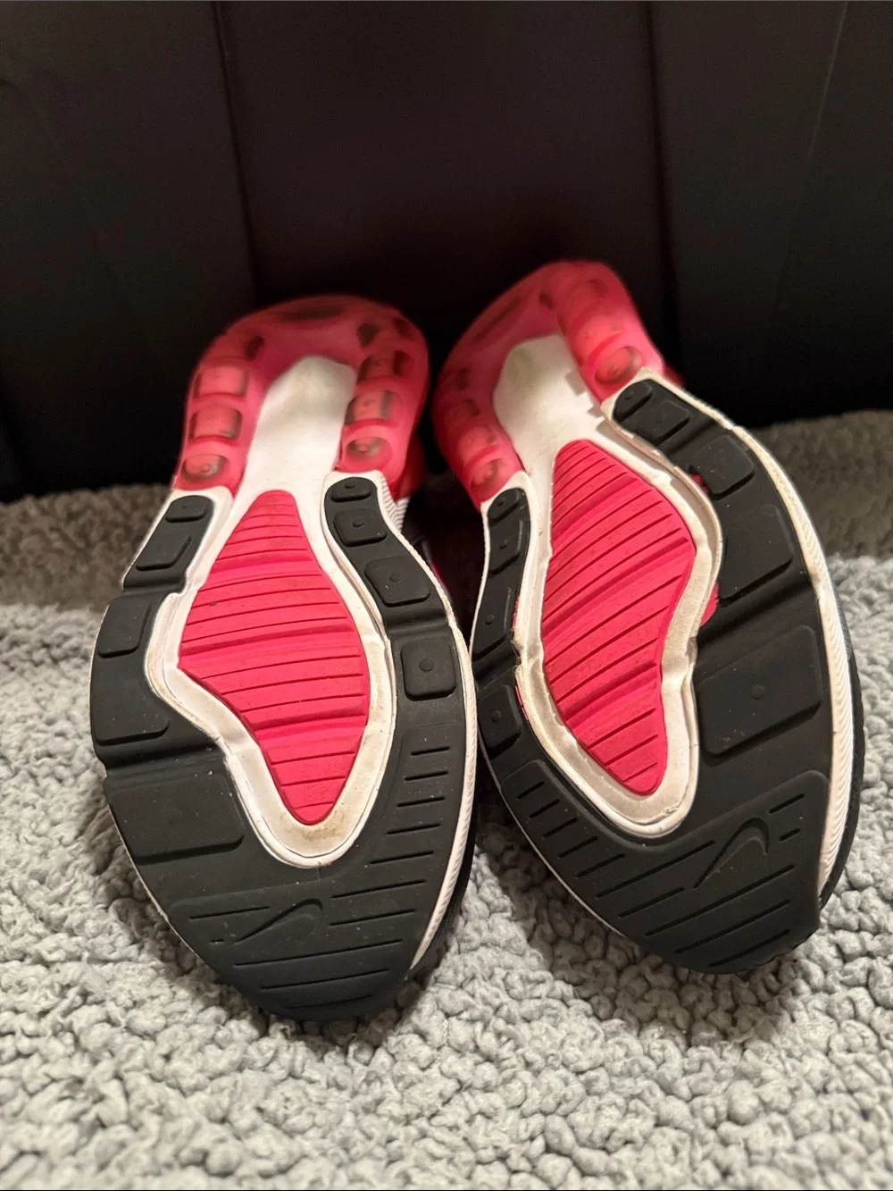 Nike 270 Women's Gray and Pink Air-cushioned Sneakers