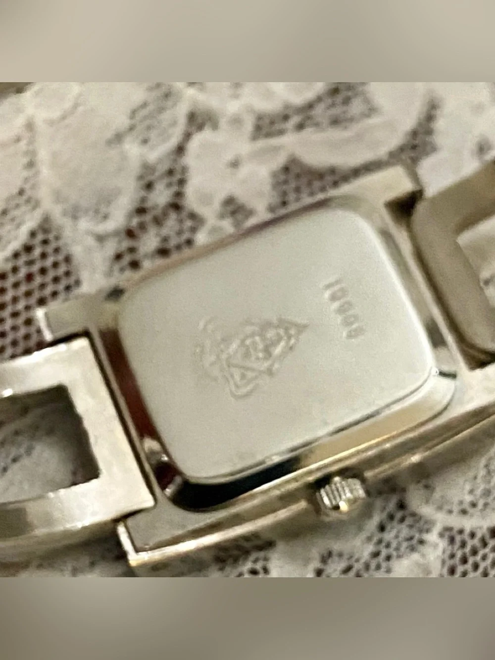 Gucci 90001 quartz