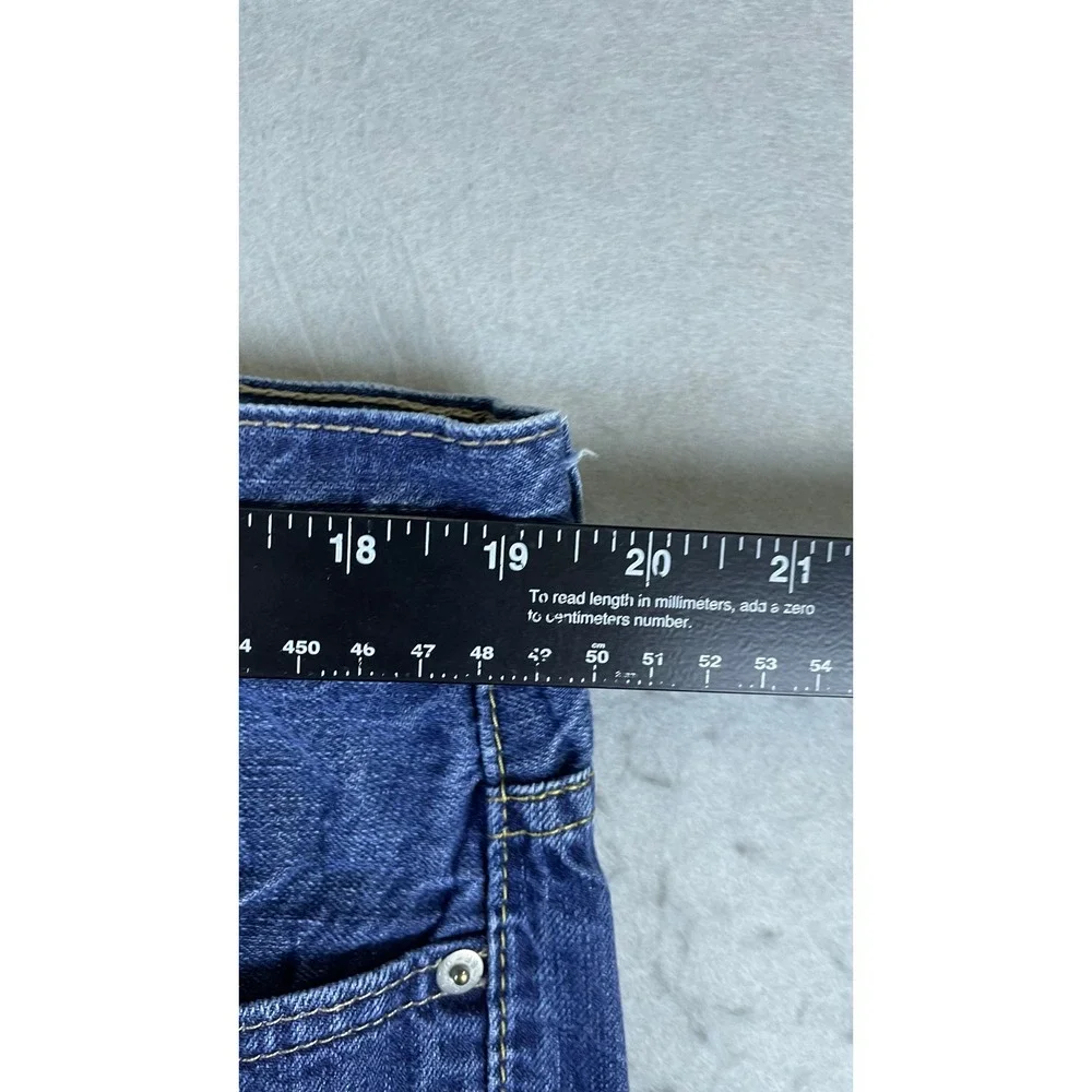 Levis levi 569