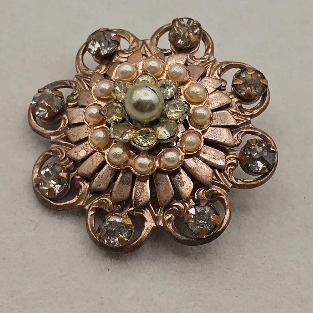N/A vintage brooch