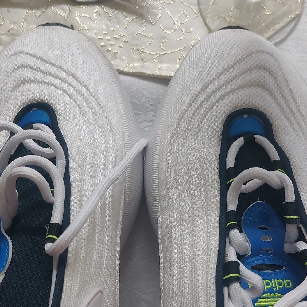 adidas vibrant sneakers