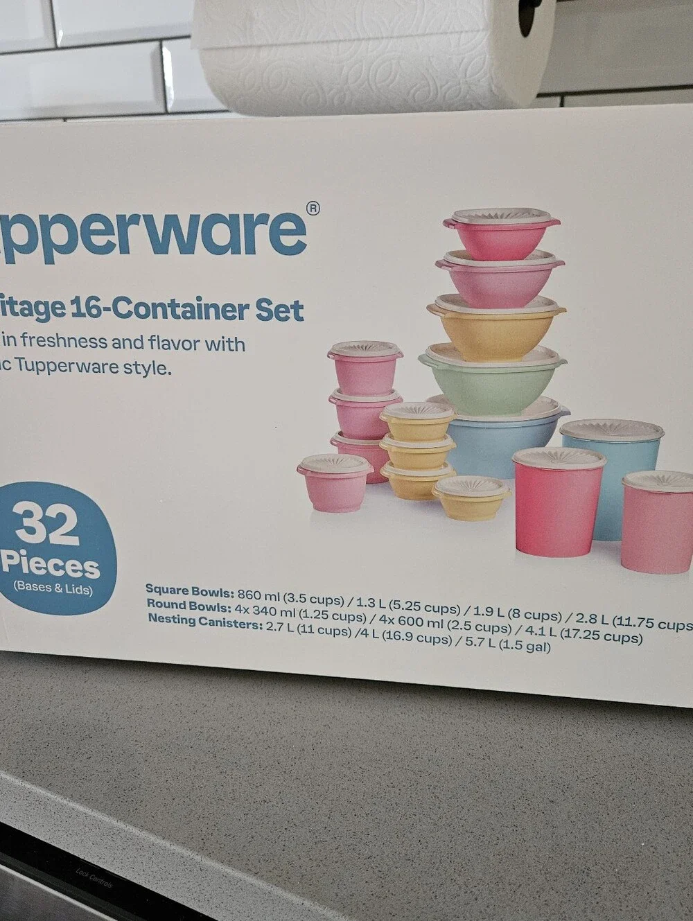 Tupperware heritage 32