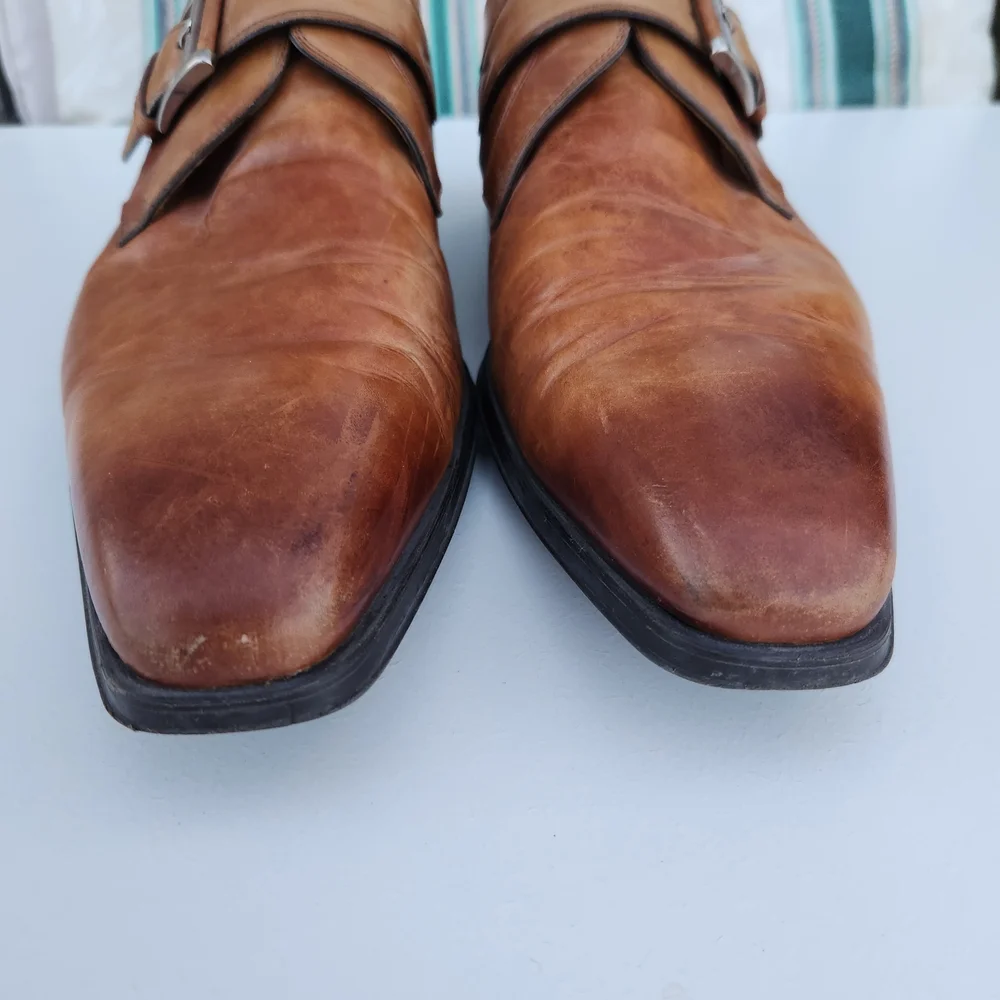 Magnanni 11 worn