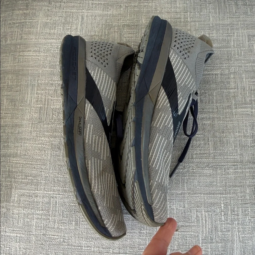 Brooks see photos