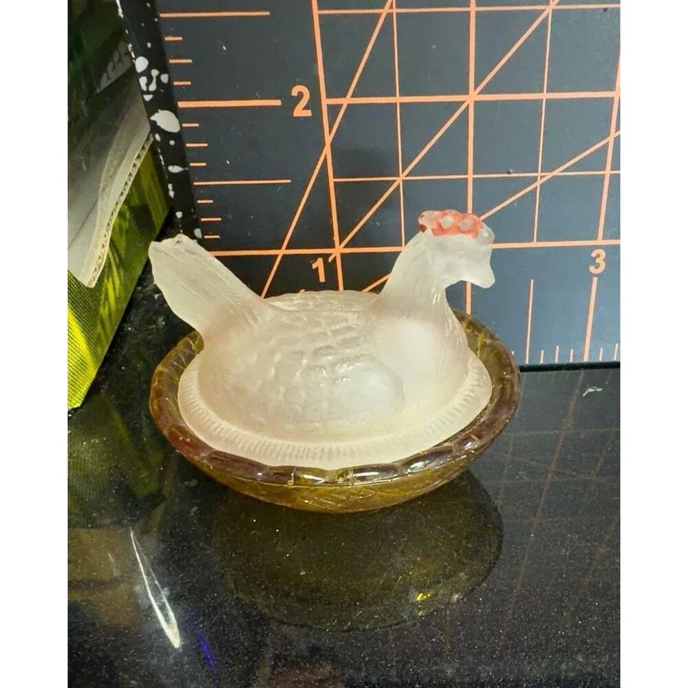 Vintage Westmoreland Mini Hen on Nest Amber Frosted Glass Salt Cellar 2.5”
