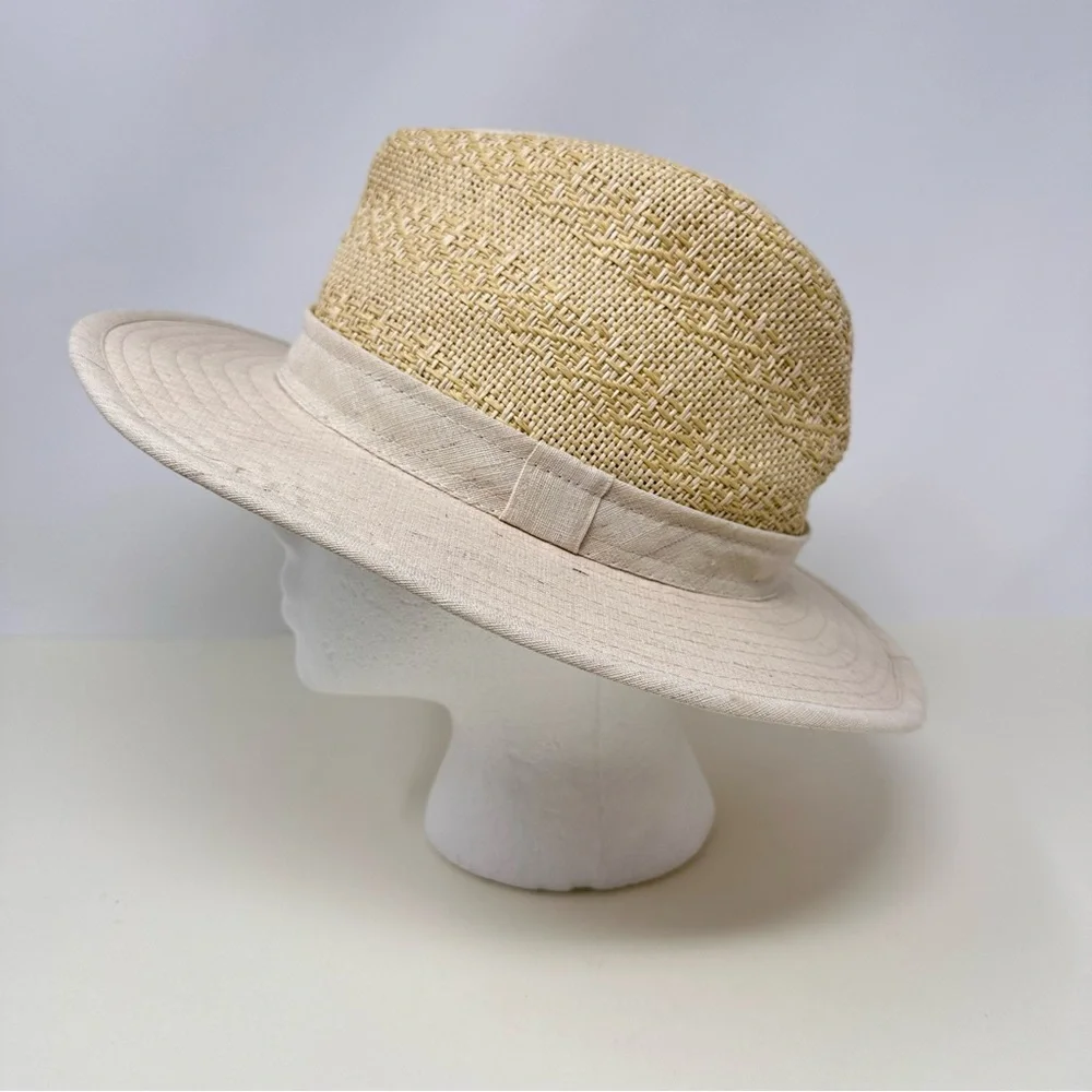Henschel breathable woven