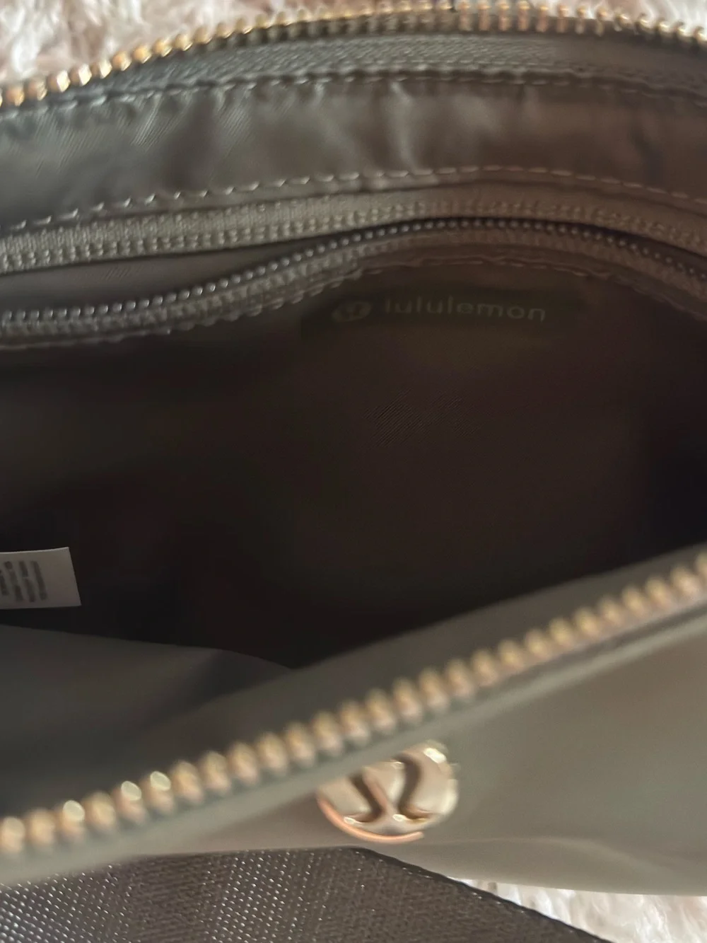 lululemon athletica sleek shoulder