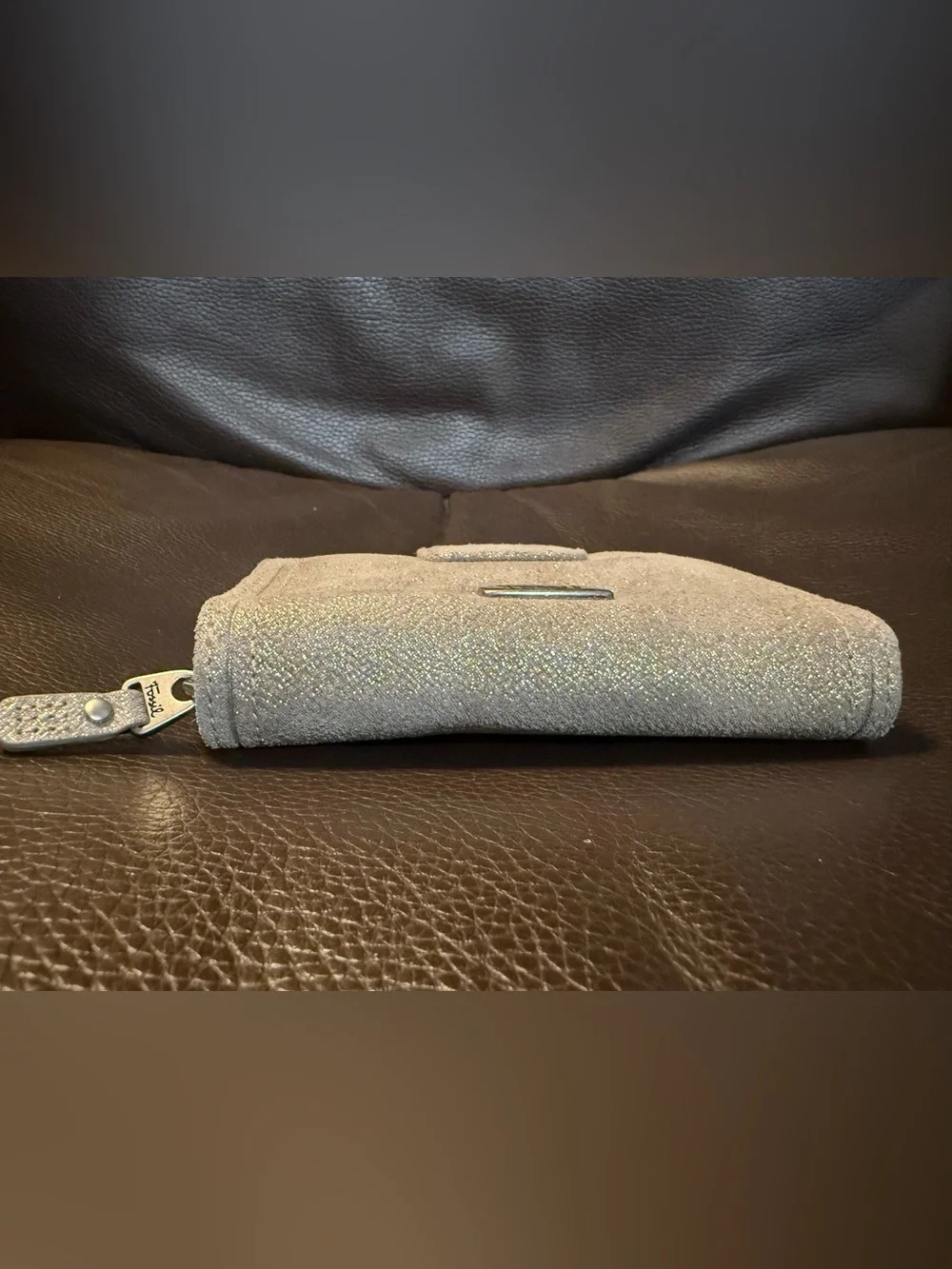 Fossil glitter finish