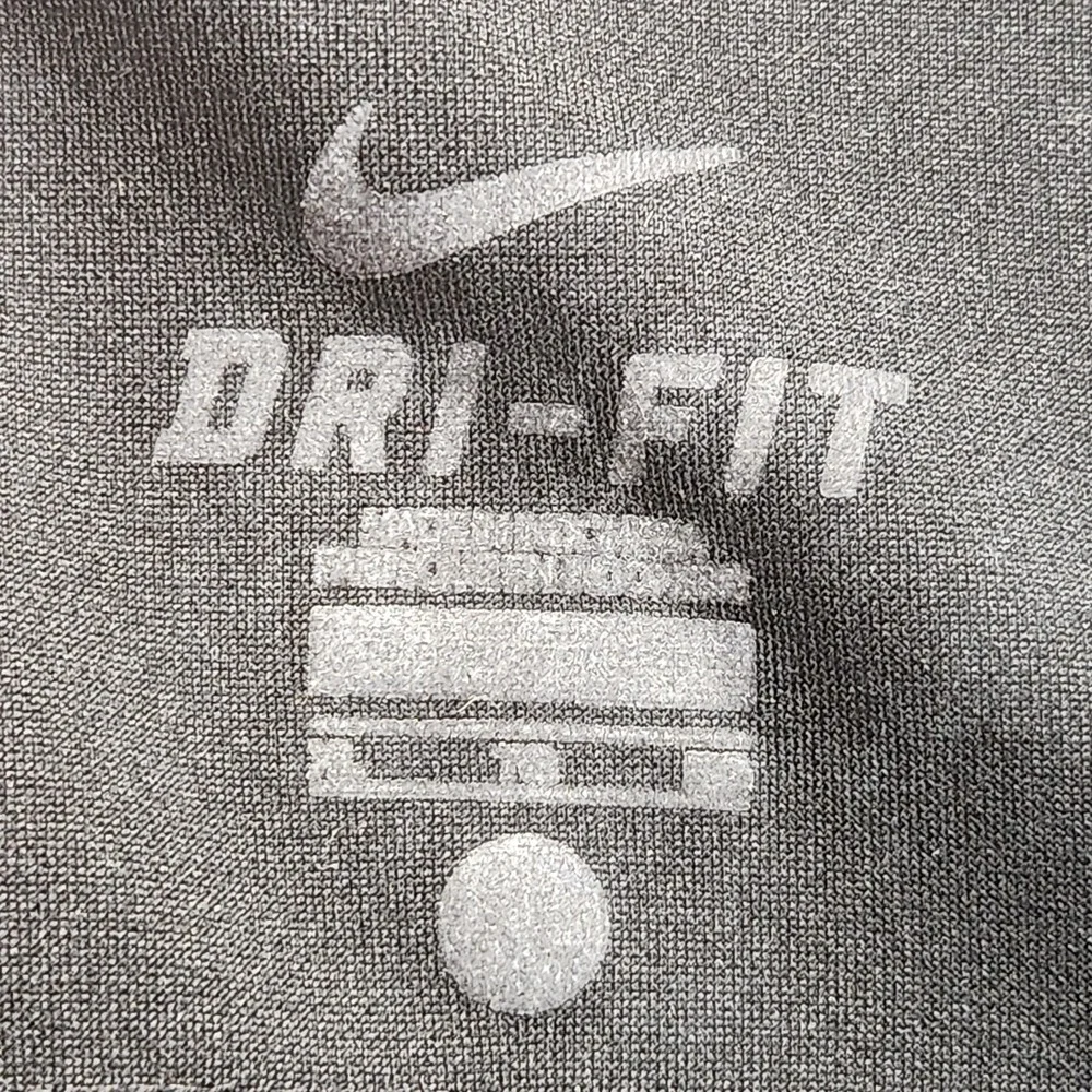 Nike shirt excellent