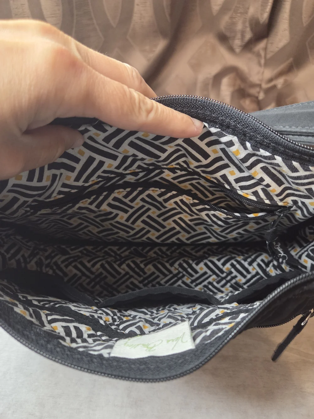 Vera Bradley black but