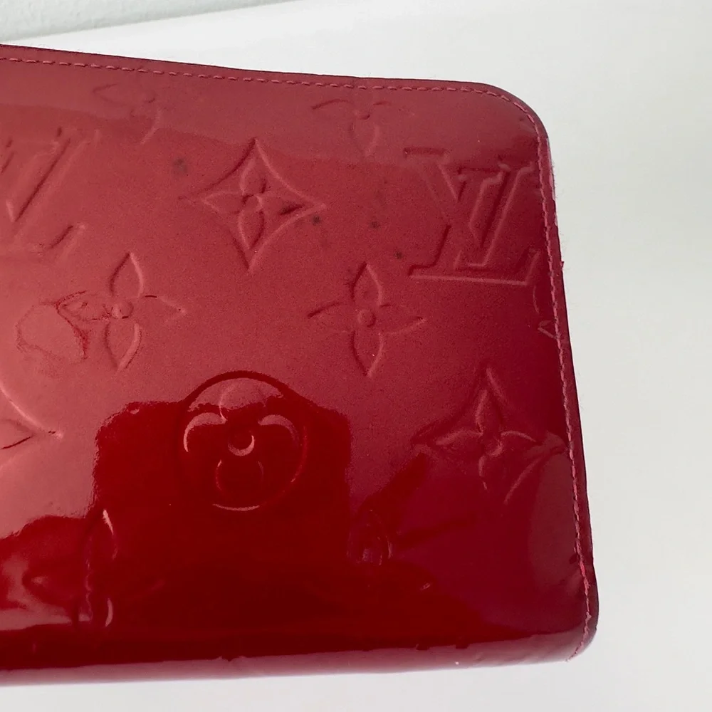 Louis Vuitton Vernis Red Zip-Around Wallet