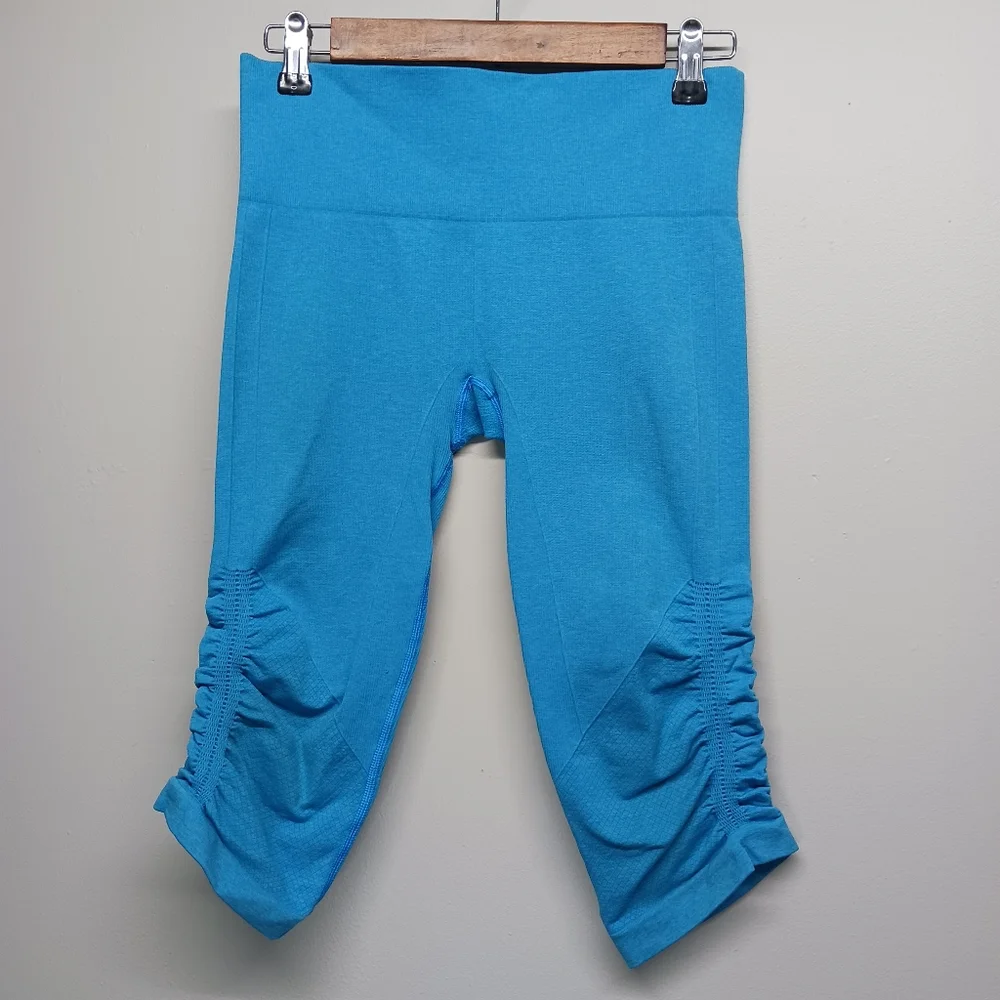 Lululemon Blue Legging Shorts Women 6 Stretch Compression Waist Band Athleisure