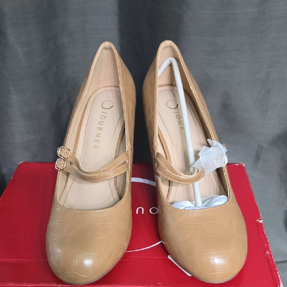Journee Collection stylish tan