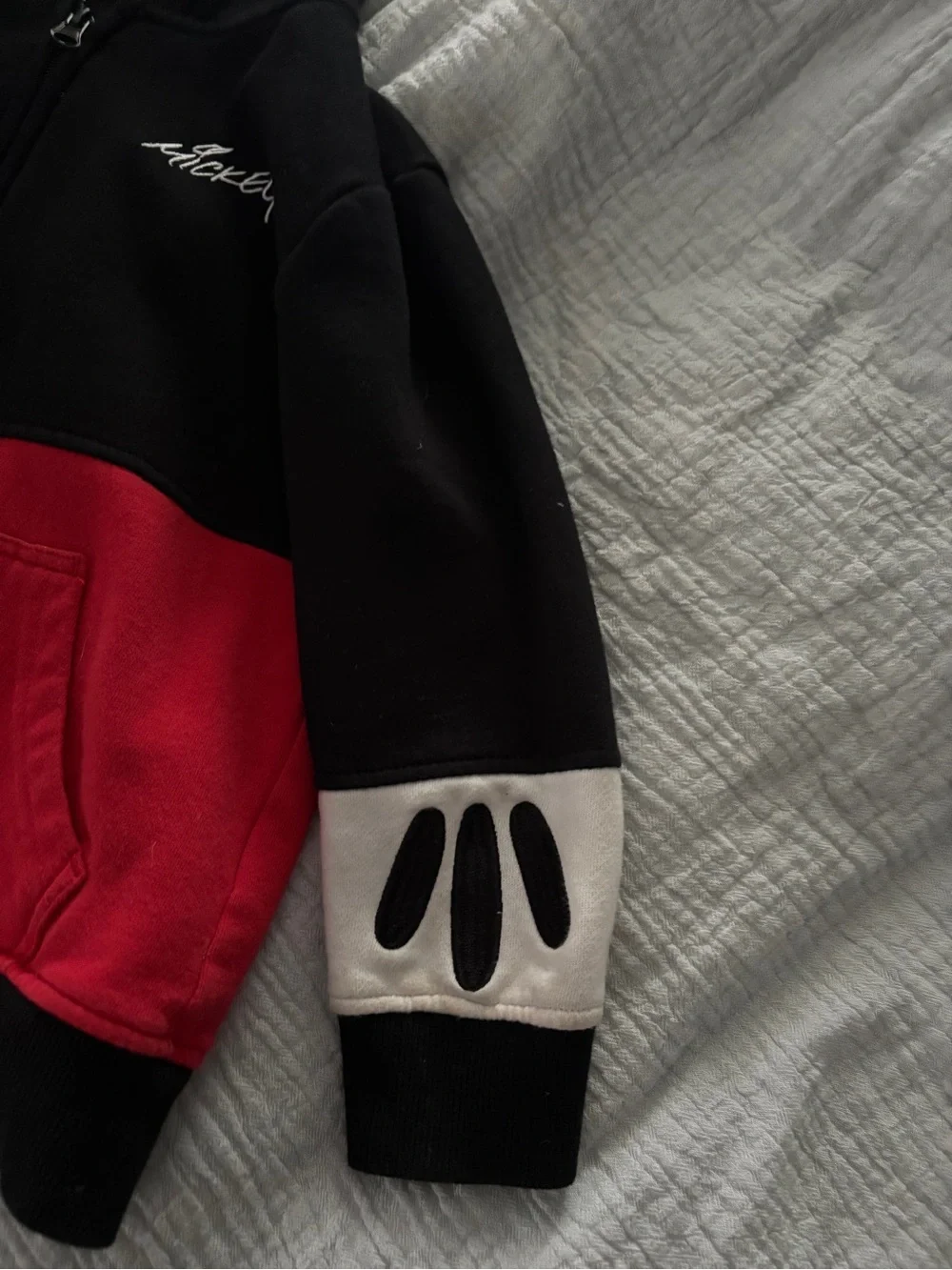 Disney branded zip