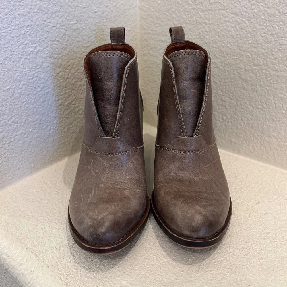 Lucky Brand distressed business