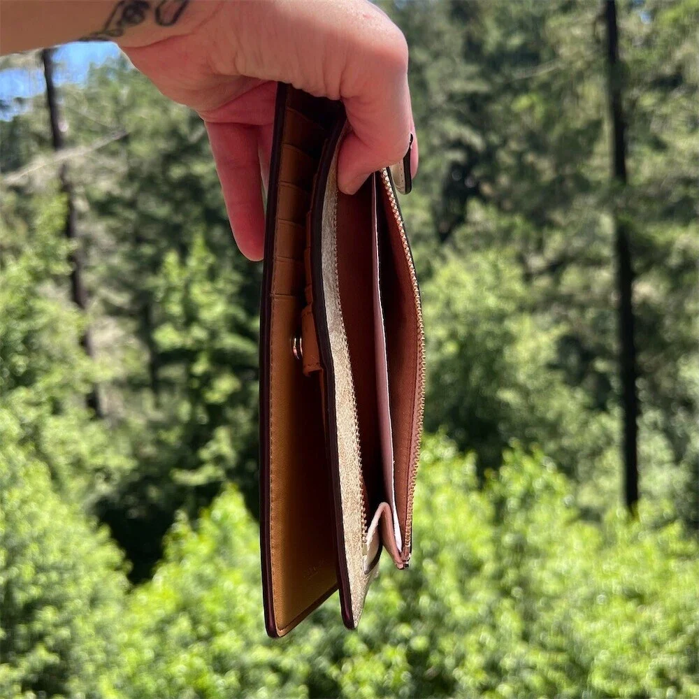 Coach slim bifold