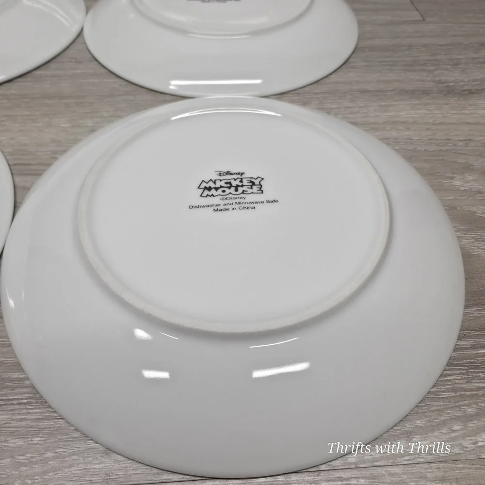 Disney's Mickey Mouse - Holiday Serving Platter With (4) Plates‎ - Mousetastic!!