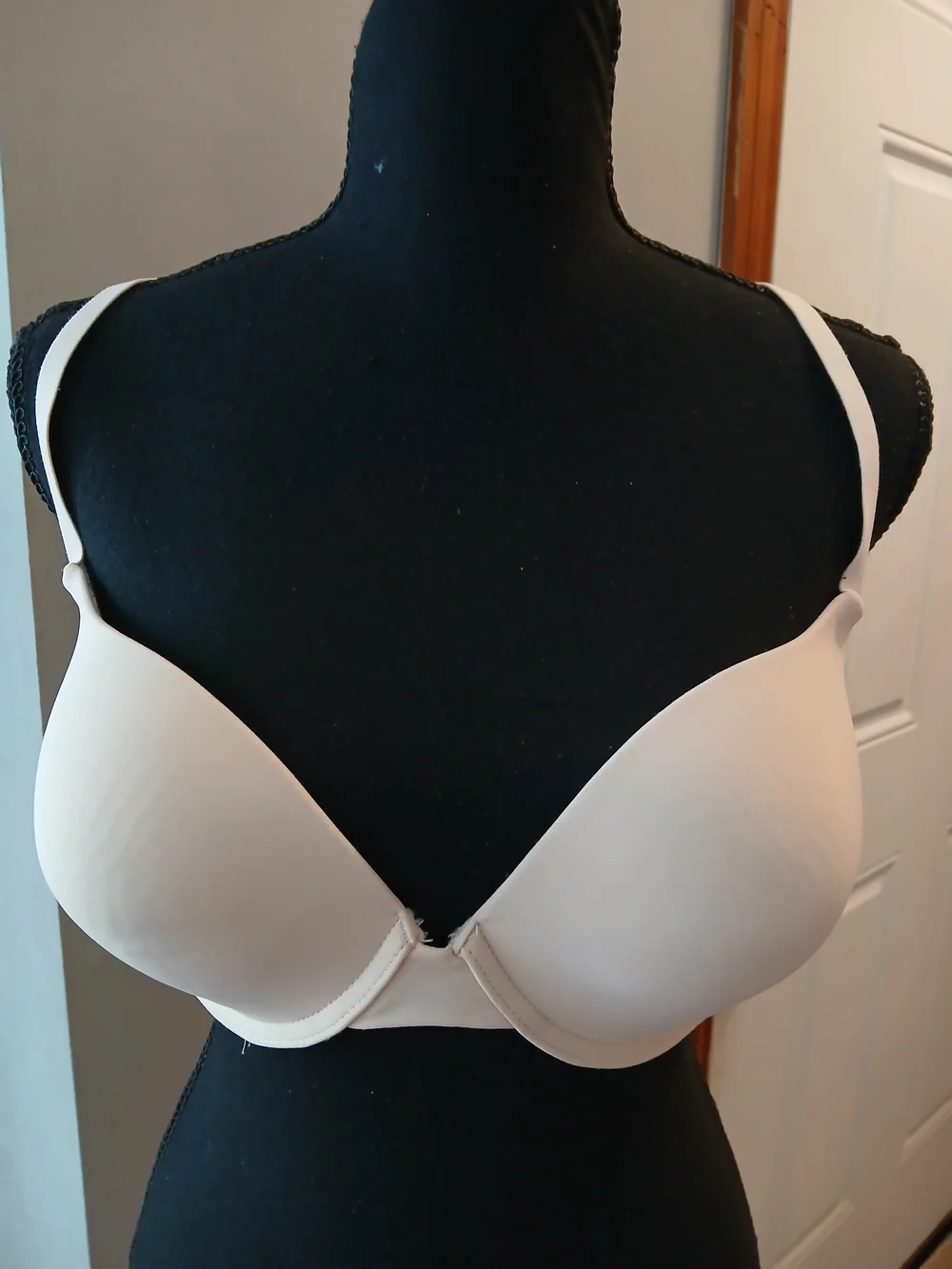 Apt. 9 Light Nude  Lace Cross Back Bra Women's Size 38C