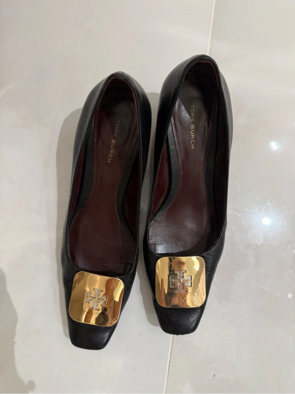 Tory Burch Black Leather Gold Logo Block Heel Pumps