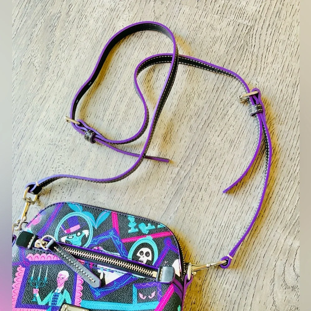 Dooney & Bourke great new
