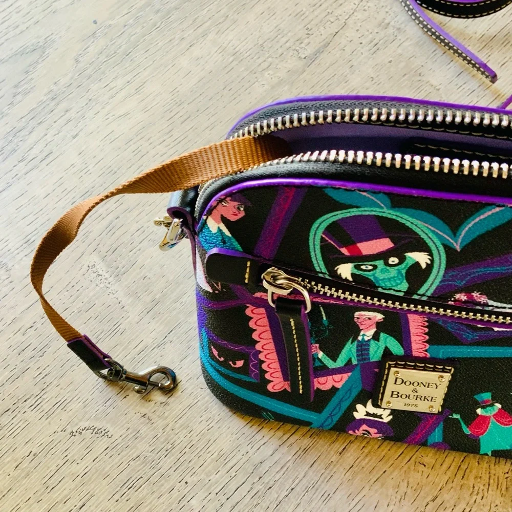 Dooney & Bourke great new