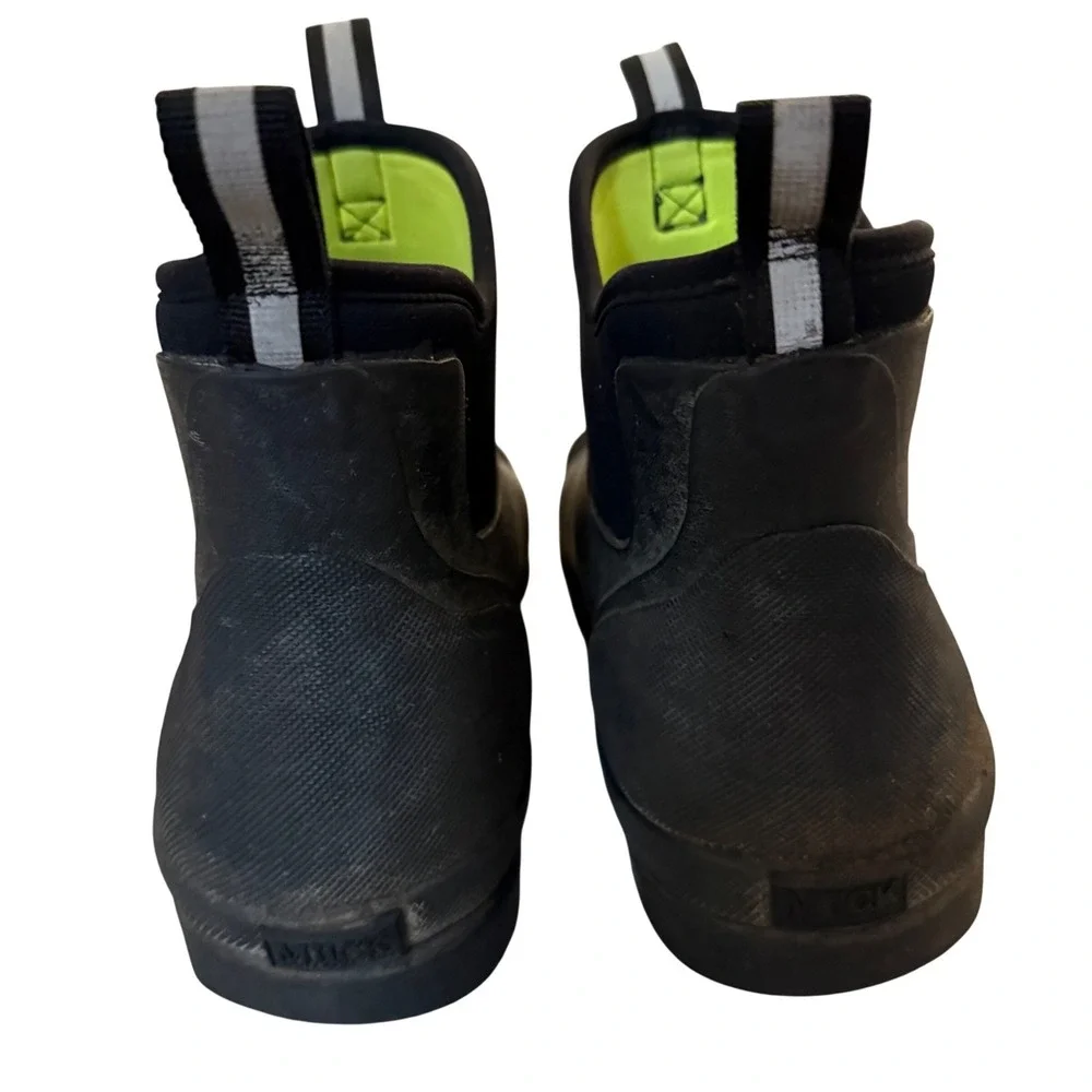 Muck Boots performance shock bootie